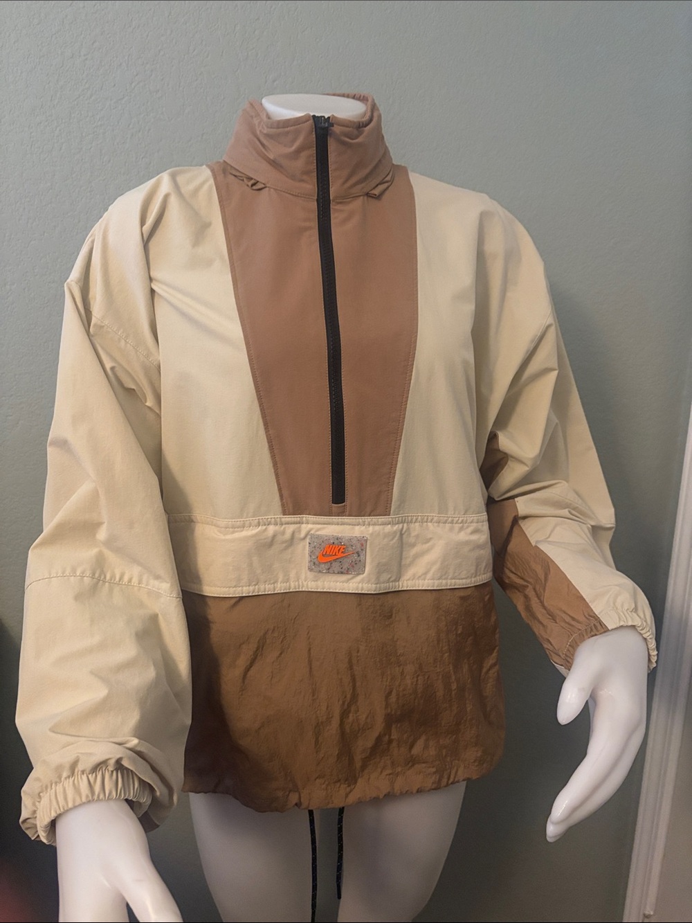 Nike Two-Tone Cream and Tan Colorblock Windbreaker Jacket